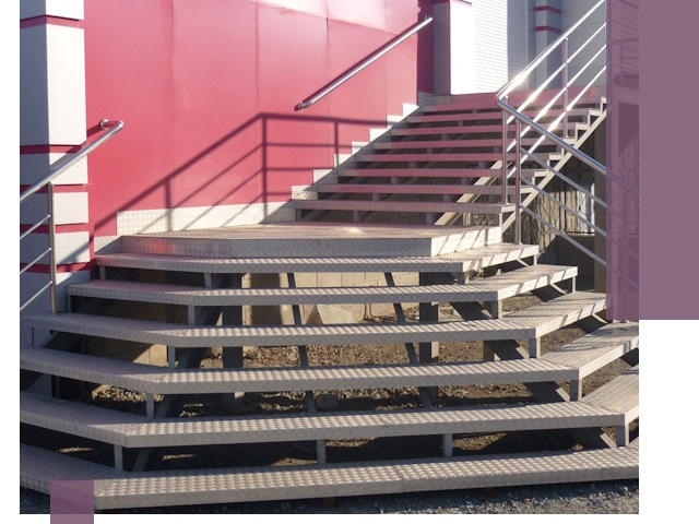 Лестницы для магазина в Люберцах — изготовление и монтаж