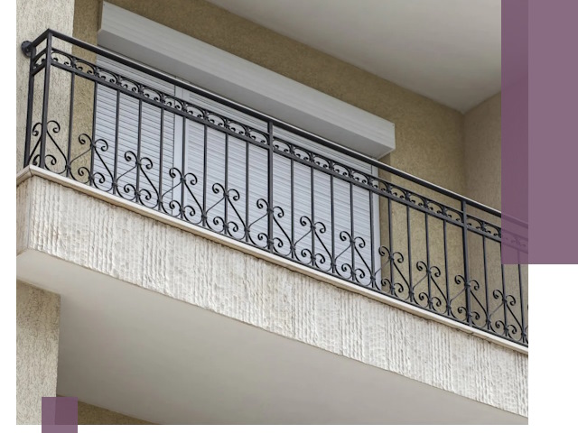 Балконные ограждения из металла и стекла в Люберцах для домов